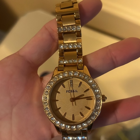 Fossil rose gold watch - Picture 2 of 3